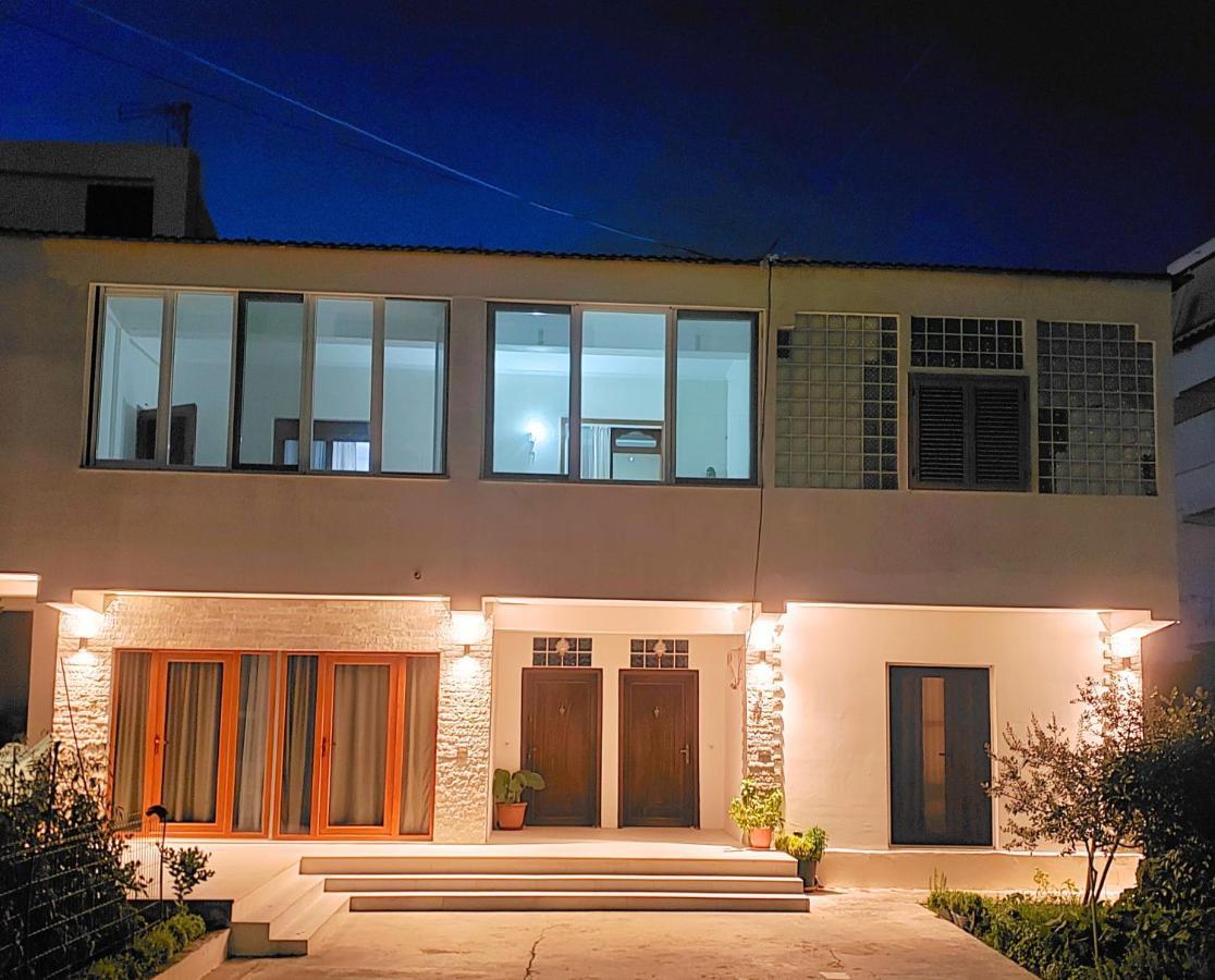 Pomegranates & Olives Guesthouse Durres Exterior photo