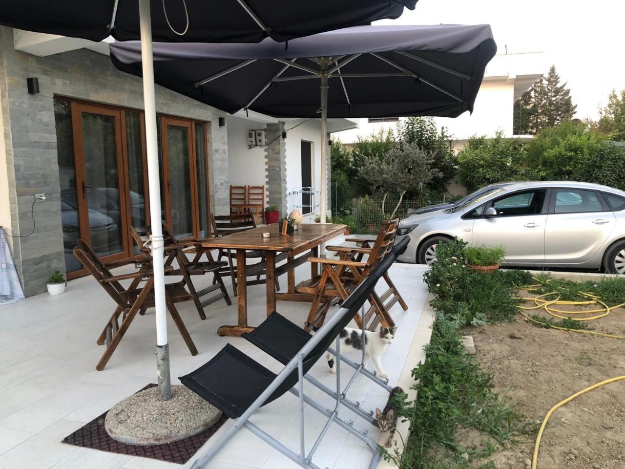 Pomegranates & Olives Guesthouse Durres Exterior photo